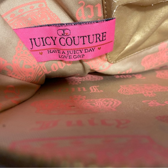 JUICY COUTURE Vtg Pink Velour Pet Carrier Gold Leather Base/Straps Metal Charms - Picture 12 of 12